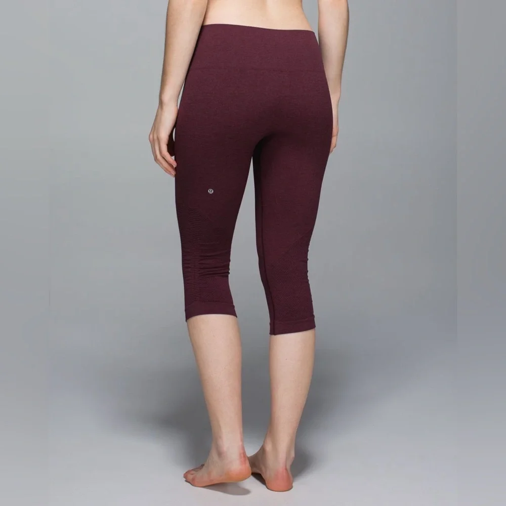 1 Lululemon In The Flow Crop II - Heathered Bordeaux Drama